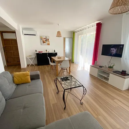 F4 Ideal Pro Ou Famille, 80 M2 Rdc Avec Jardin&terrasse Prives, Parking Gratuit, Calme, Wifi Free Pop, Clim Reversible, Balancelle, Transats, Bbq, Dans Petit Batiment, 15 Min De La Et Base Navale, 10 Min De La Gare Sncf Et Routiere Apartment Toulon