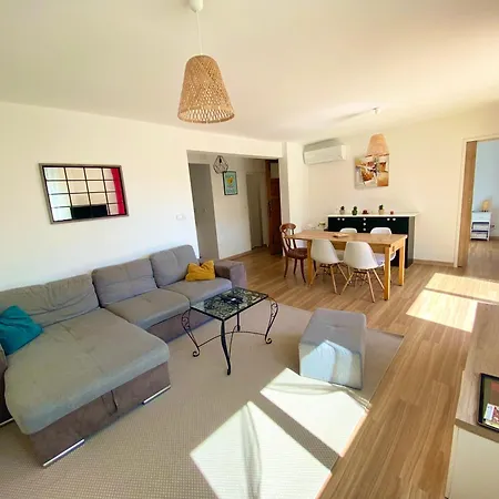 Perle Rare, F4 Donnant Sur Un Grand Jardin Prive Amenage, Parkings Gratuits, Clim, Calme, Ideal Famille & Pro, 10 Min De La Mer Et Du Centre-Ville, De La Gare Sncf Et Routiere 아파트 툴롱