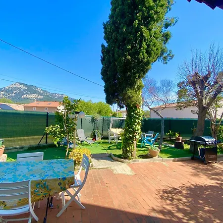 F4 Ideal Pro Ou Famille, 80 M2 Rdc Avec Jardin&terrasse Prives, Parking Gratuit, Calme, Wifi Free Pop, Clim Reversible, Balancelle, Transats, Bbq, Dans Petit Batiment, 15 Min De La Et Base Navale, 10 Min De La Gare Sncf Et Routiere Toulon
