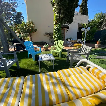 Apartment F4 Ideal Pro Ou Famille, 80 M2 Rdc Avec Jardin&terrasse Prives, Parking Gratuit, Calme, Wifi Free Pop, Clim Reversible, Balancelle, Transats, Bbq, Dans Petit Batiment, 15 Min De La Et Base Navale, 10 Min De La Gare Sncf Et Routiere Toulon
