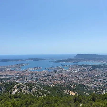 F4 Ideal Pro Ou Famille, 80 M2 Rdc Avec Jardin&terrasse Prives, Parking Gratuit, Calme, Wifi Free Pop, Clim Reversible, Balancelle, Transats, Bbq, Dans Petit Batiment, 15 Min De La Et Base Navale, 10 Min De La Gare Sncf Et Routiere