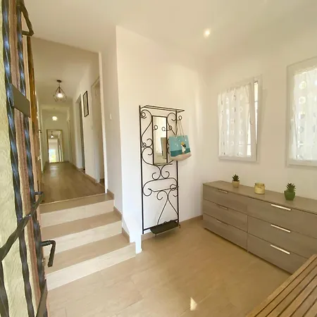 Perle Rare, F4 Donnant Sur Un Grand Jardin Prive Amenage, Parkings Gratuits, Clim, Calme, Ideal Famille & Pro, 10 Min De La Mer Et Du Centre-Ville, De La Gare Sncf Et Routiere 툴롱