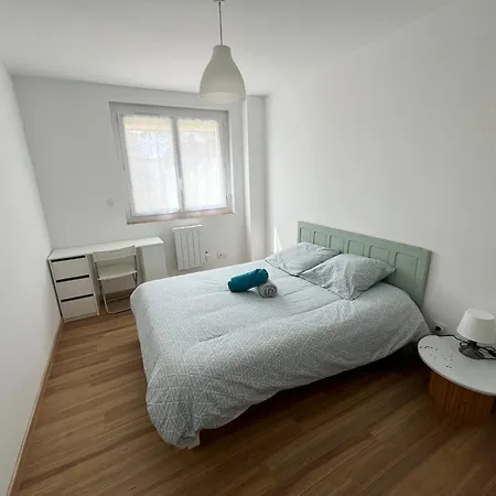 F4 Ideal Pro Ou Famille, 80 M2 Rdc Avec Jardin&terrasse Prives, Parking Gratuit, Calme, Wifi Free Pop, Clim Reversible, Balancelle, Transats, Bbq, Dans Petit Batiment, 15 Min De La Et Base Navale, 10 Min De La Gare Sncf Et Routiere Apartment Toulon