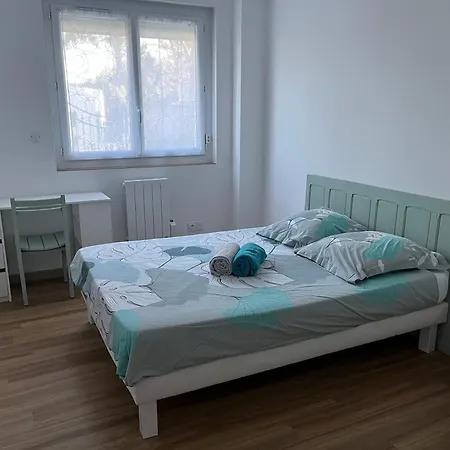 Perle Rare, F4 Donnant Sur Un Grand Jardin Prive Amenage, Parkings Gratuits, Clim, Calme, Ideal Famille & Pro, 10 Min De La Mer Et Du Centre-Ville, De La Gare Sncf Et Routiere 아파트 *