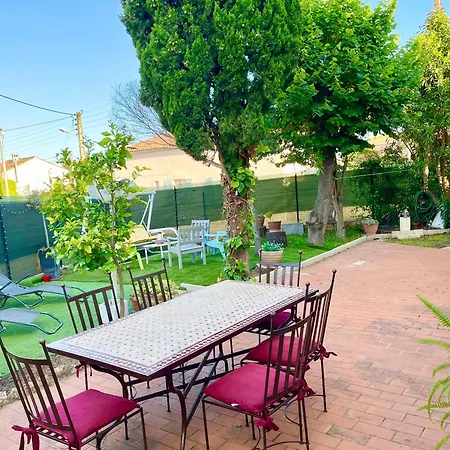 F4 Ideal Pro Ou Famille, 80 M2 Rdc Avec Jardin&terrasse Prives, Parking Gratuit, Calme, Wifi Free Pop, Clim Reversible, Balancelle, Transats, Bbq, Dans Petit Batiment, 15 Min De La Et Base Navale, 10 Min De La Gare Sncf Et Routiere Apartment