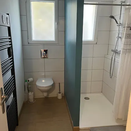 Perle Rare, F4 Donnant Sur Un Grand Jardin Prive Amenage, Parkings Gratuits, Clim, Calme, Ideal Famille & Pro, 10 Min De La Mer Et Du Centre-Ville, De La Gare Sncf Et Routiere 아파트 툴롱
