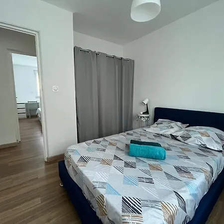 Perle Rare, F4 Donnant Sur Un Grand Jardin Prive Amenage, Parkings Gratuits, Clim, Calme, Ideal Famille & Pro, 10 Min De La Mer Et Du Centre-Ville, De La Gare Sncf Et Routiere 아파트 *